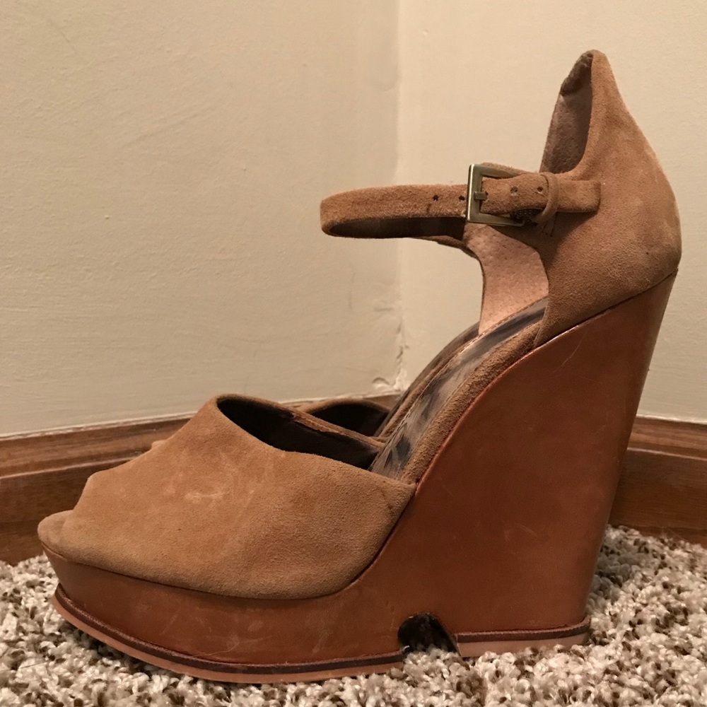 Sam Edelman tan wedges